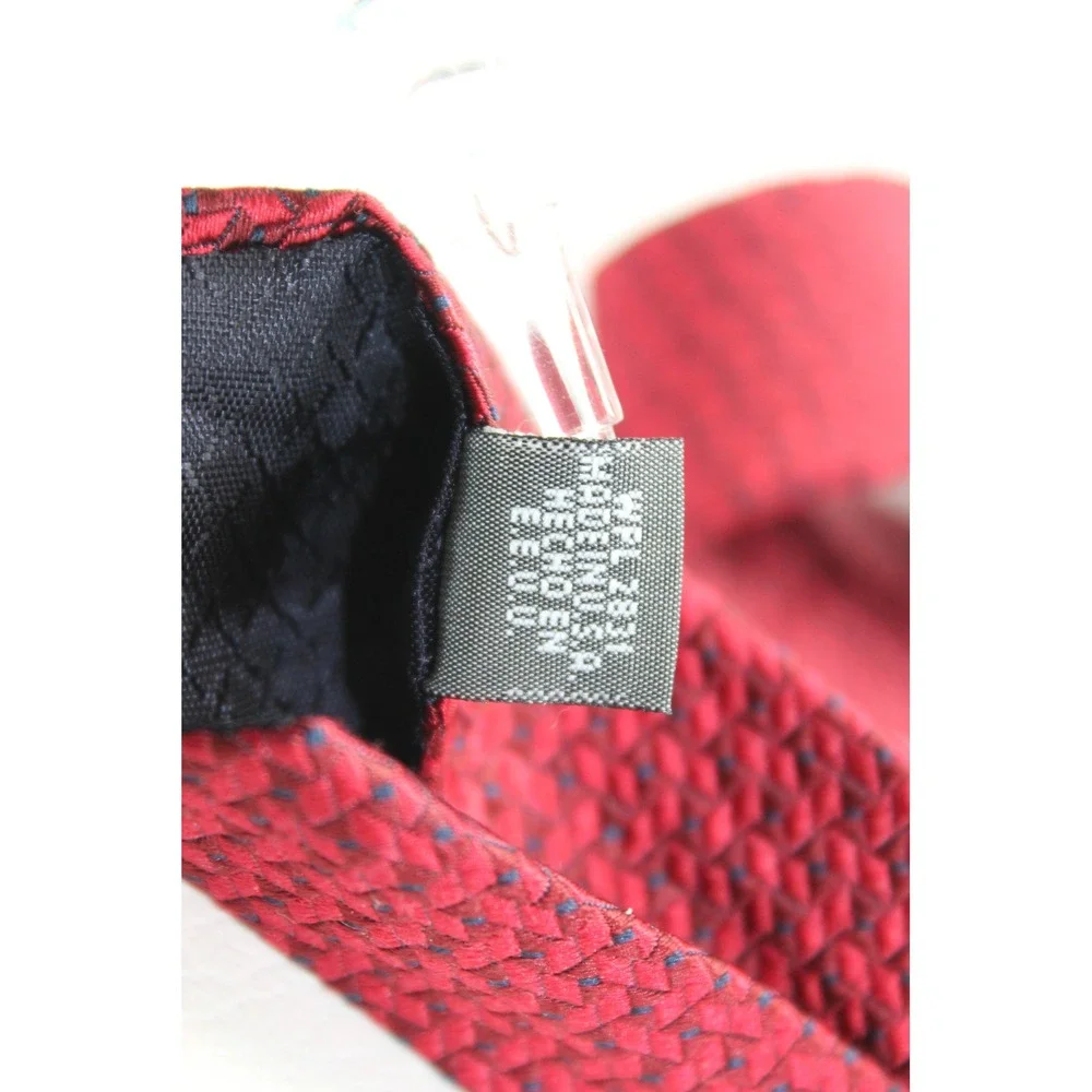 Mens Red Navy Blue Textured Geometric Silk Necktie WPL 2831 Made in USA